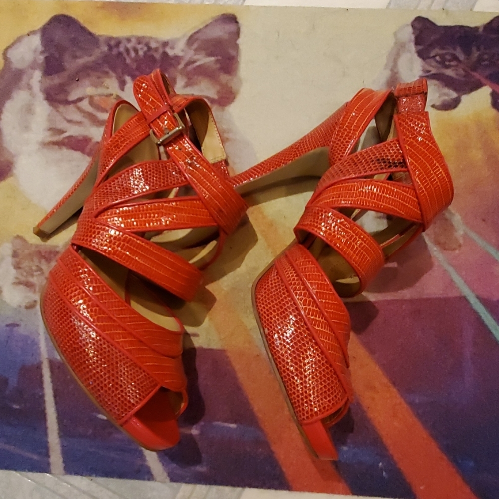 Hot Nine West orange snake heels | 10
